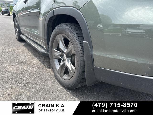 used 2014 Toyota Highlander car, priced at $23,000