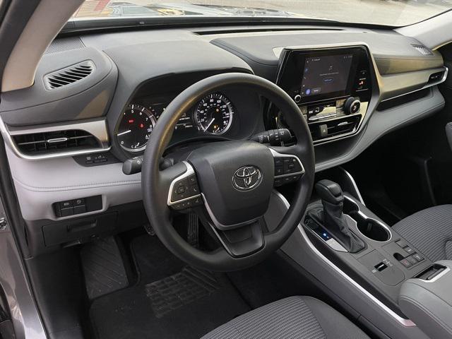 used 2023 Toyota Highlander car, priced at $34,900