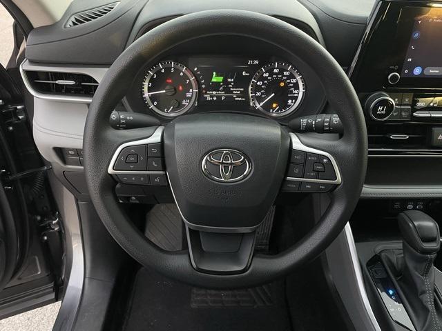 used 2023 Toyota Highlander car, priced at $34,900