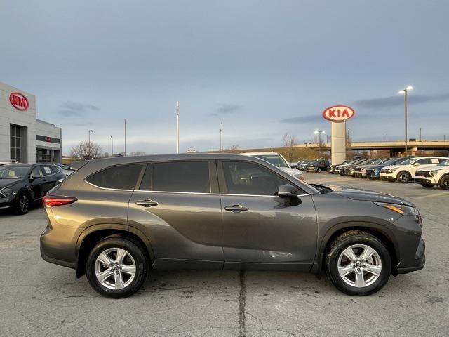 used 2023 Toyota Highlander car, priced at $34,900