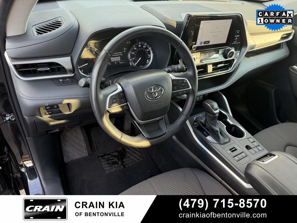 used 2024 Toyota Highlander car, priced at $34,990