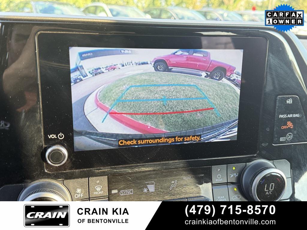 used 2024 Toyota Highlander car, priced at $34,990
