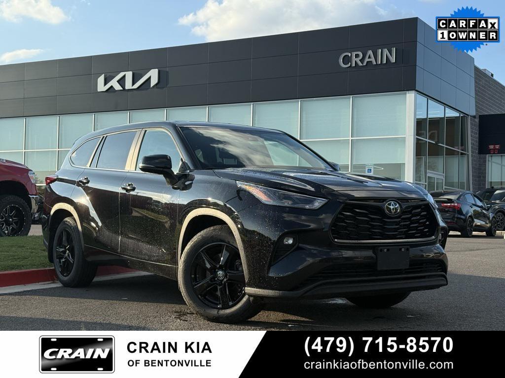 used 2024 Toyota Highlander car, priced at $34,990