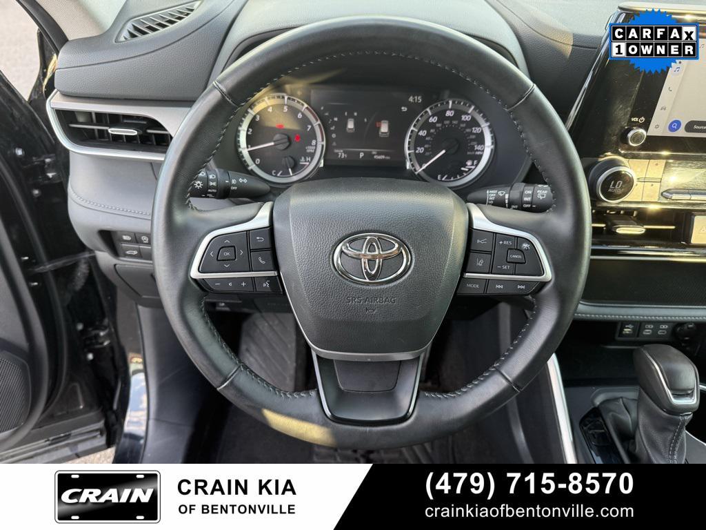used 2024 Toyota Highlander car, priced at $34,990