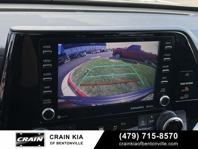 used 2020 Toyota Highlander car, priced at $28,900