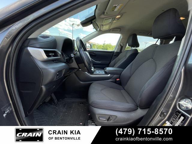 used 2020 Toyota Highlander car, priced at $28,900