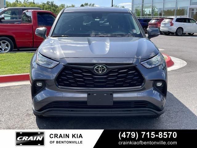 used 2020 Toyota Highlander car, priced at $28,900