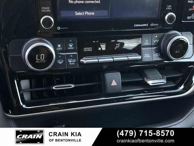 used 2020 Toyota Highlander car, priced at $28,900