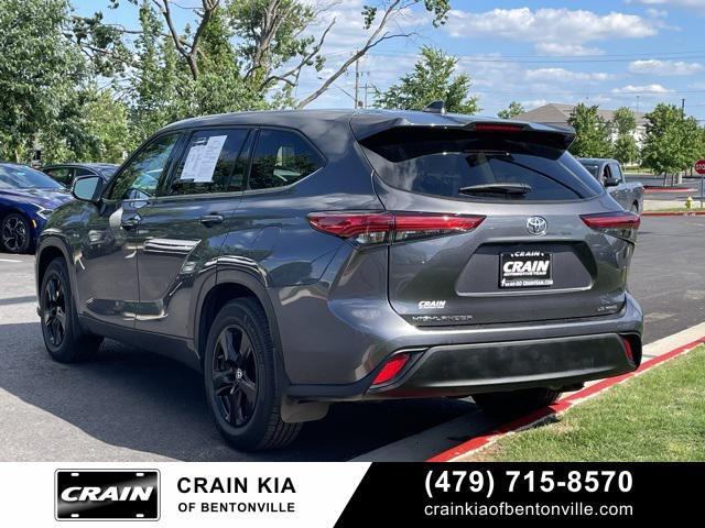 used 2020 Toyota Highlander car, priced at $28,900