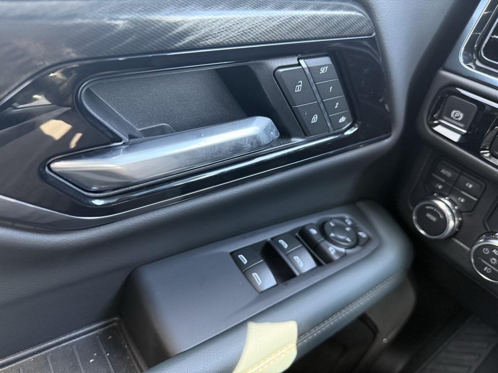 used 2025 GMC Yukon car, priced at $79,999