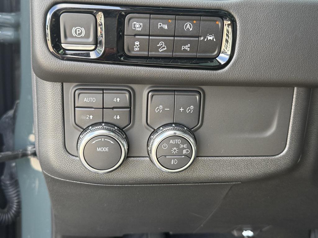used 2025 GMC Yukon car, priced at $79,999