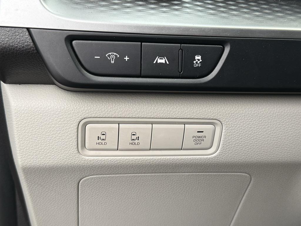 used 2024 Kia Carnival car, priced at $32,900