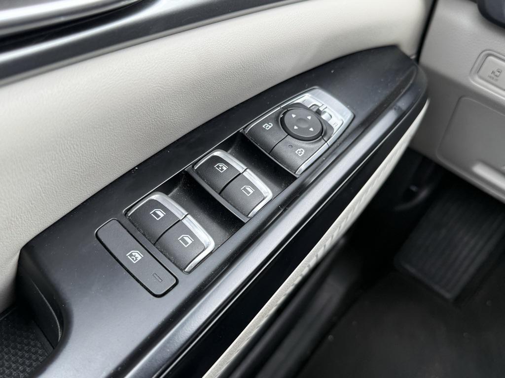 used 2024 Kia Carnival car, priced at $32,900