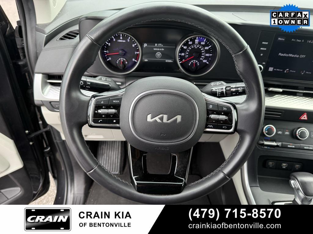 used 2024 Kia Carnival car, priced at $31,900