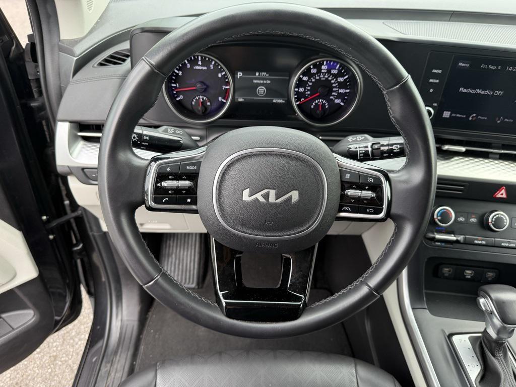 used 2024 Kia Carnival car, priced at $32,900