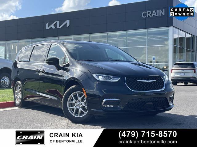 used 2024 Chrysler Pacifica car, priced at $33,980