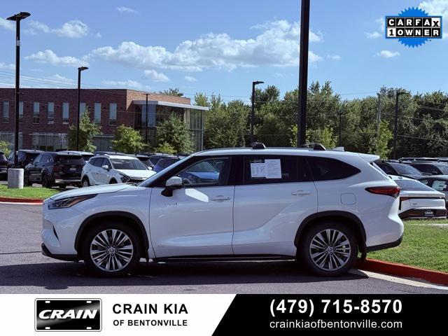 used 2020 Toyota Highlander Hybrid car, priced at $38,200