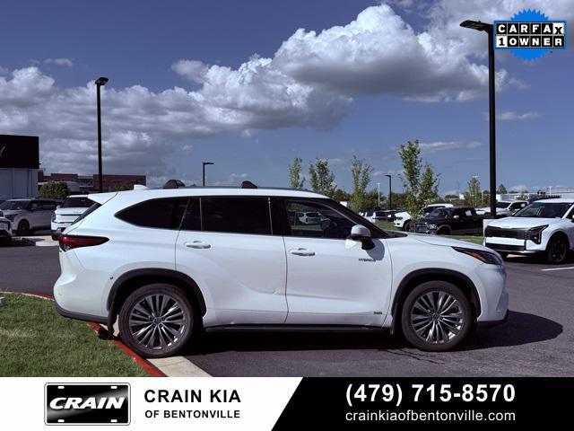 used 2020 Toyota Highlander Hybrid car, priced at $38,200