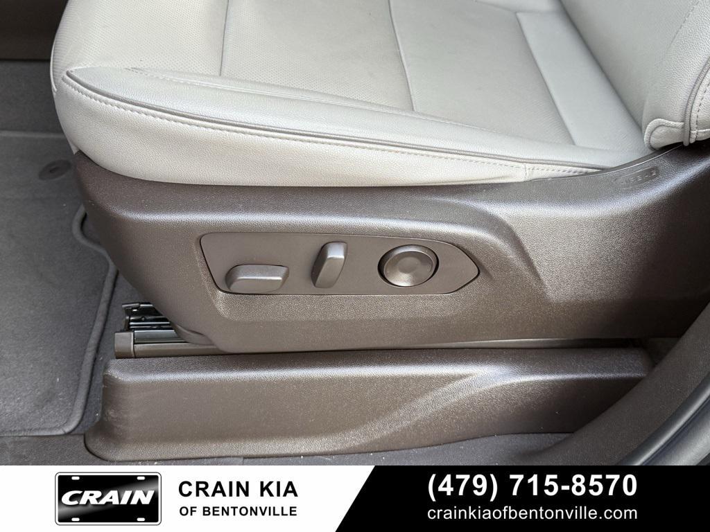 used 2023 GMC Yukon car, priced at $49,995