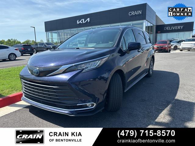 used 2022 Toyota Sienna car, priced at $36,900