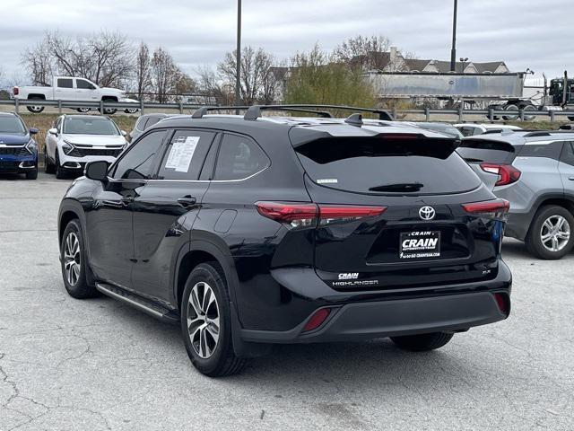 used 2021 Toyota Highlander car, priced at $32,300