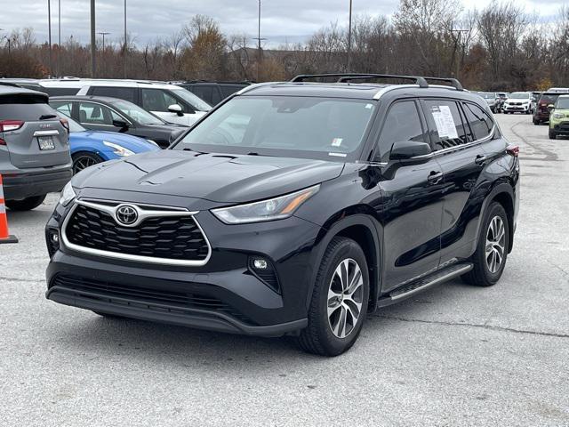 used 2021 Toyota Highlander car, priced at $32,300