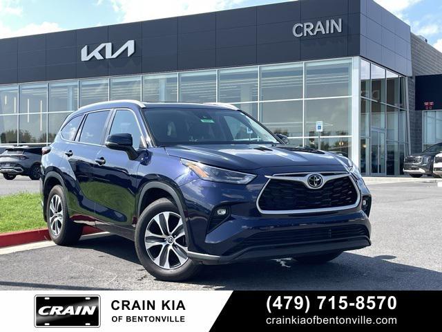used 2024 Toyota Highlander car, priced at $42,400
