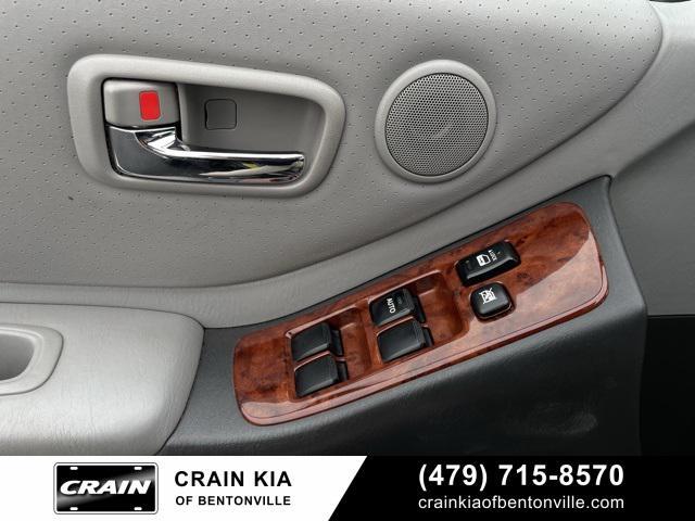 used 2006 Toyota Highlander Hybrid car, priced at $7,200