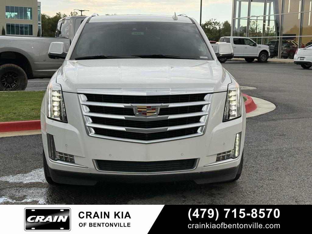 used 2020 Cadillac Escalade car, priced at $42,900