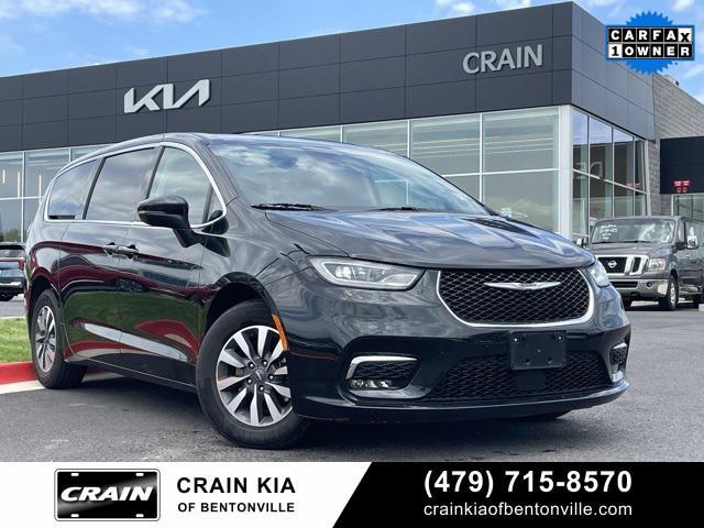 used 2023 Chrysler Pacifica Hybrid car, priced at $25,400