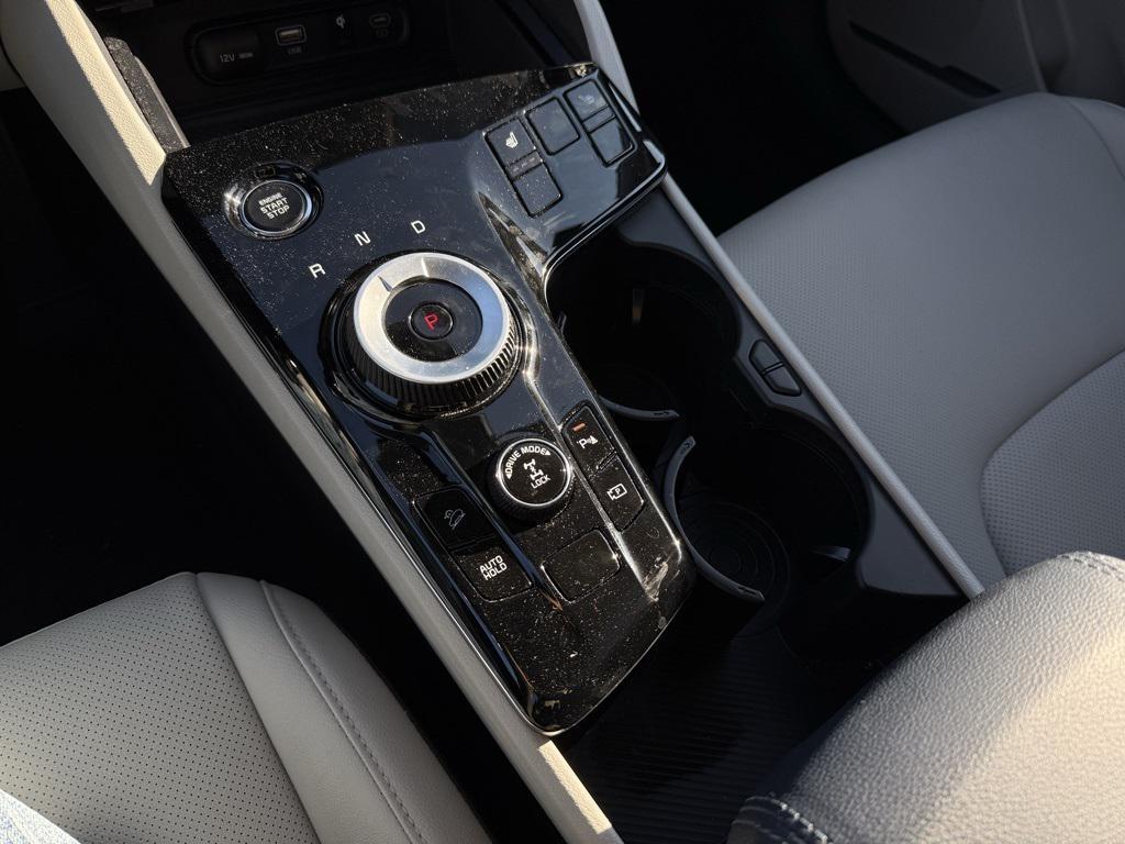 used 2025 Kia Sportage Hybrid car, priced at $31,900