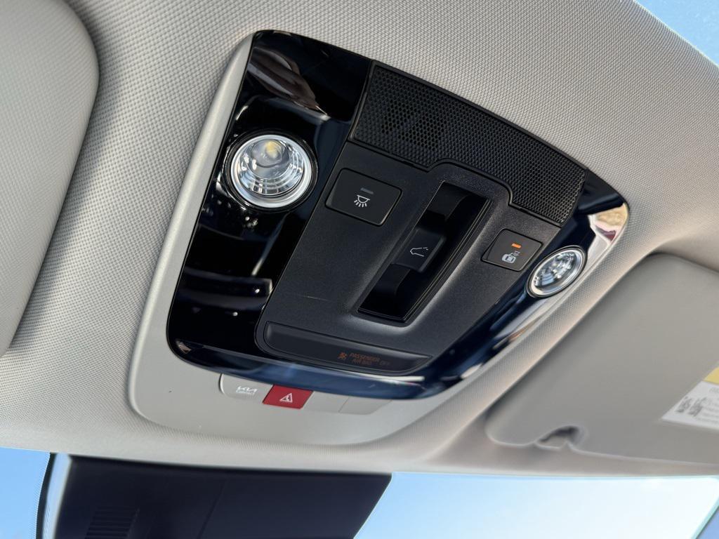 used 2025 Kia Sportage Hybrid car, priced at $31,900