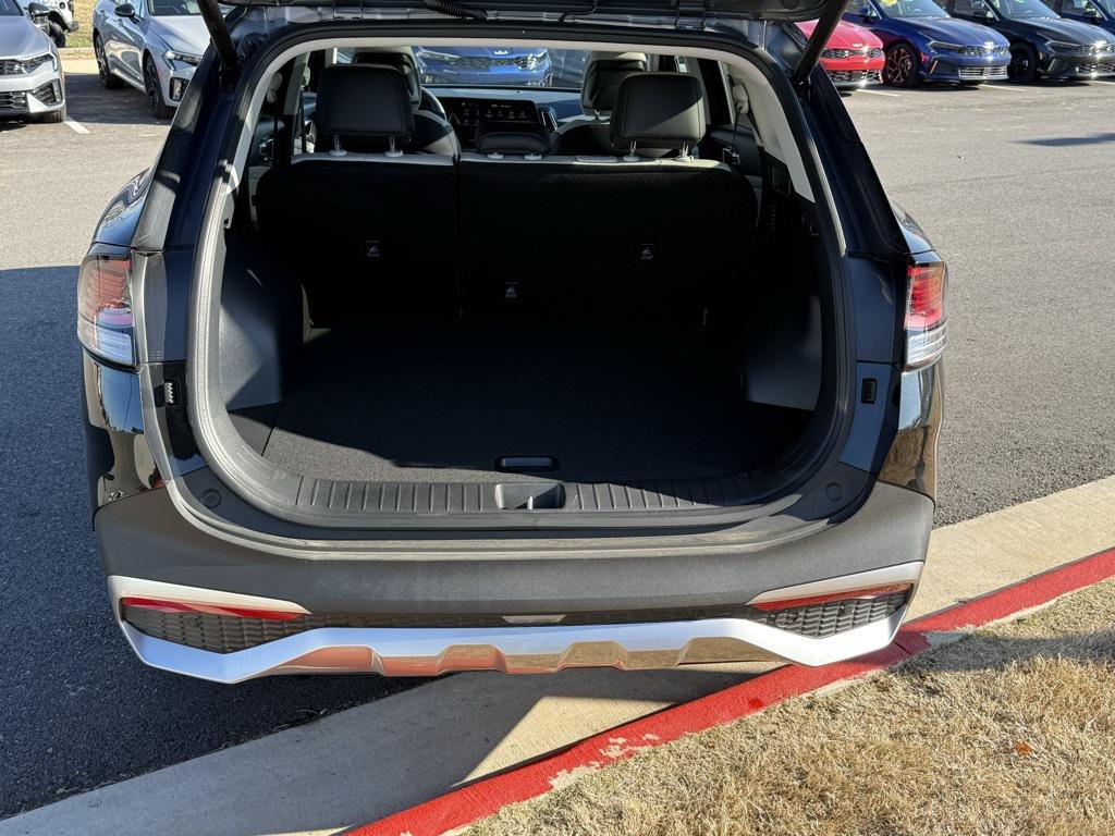 used 2025 Kia Sportage Hybrid car, priced at $31,900