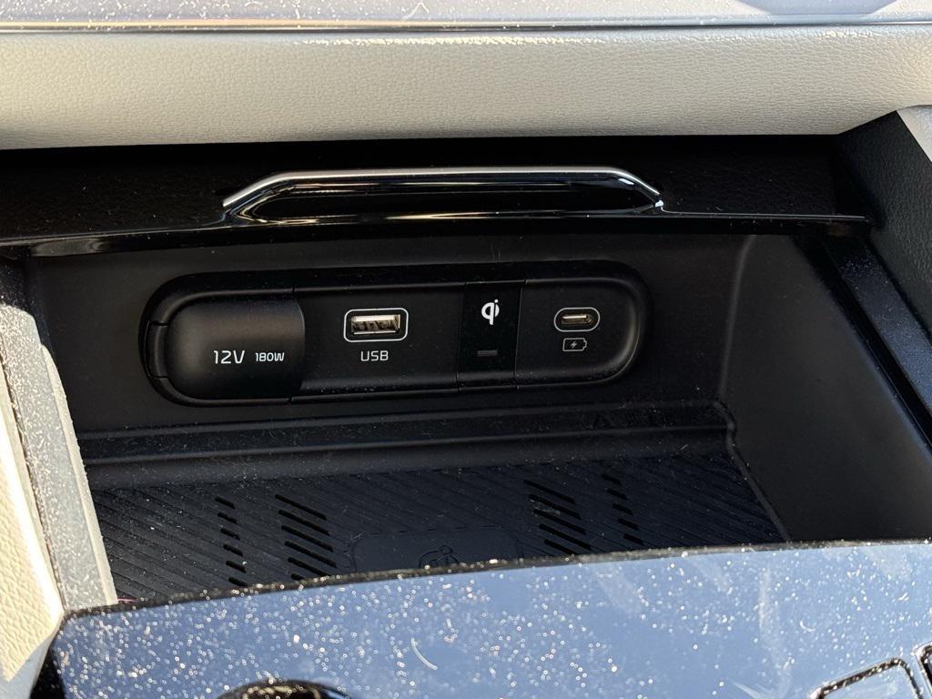 used 2025 Kia Sportage Hybrid car, priced at $31,900