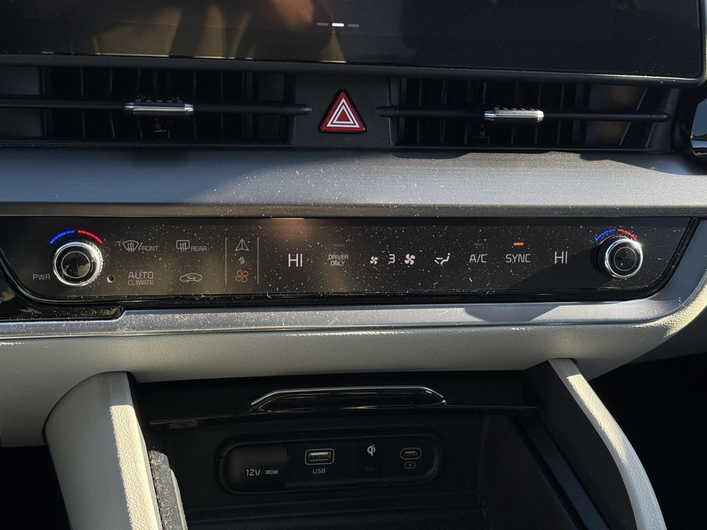 used 2025 Kia Sportage Hybrid car, priced at $31,900