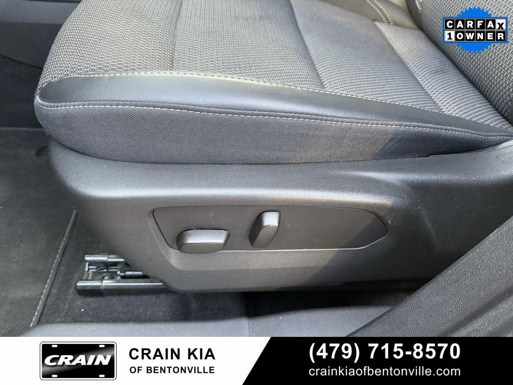 used 2023 Buick Envision car, priced at $22,000