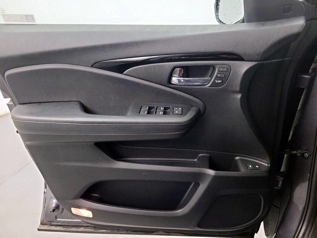 used 2021 Honda Pilot car, priced at $30,998