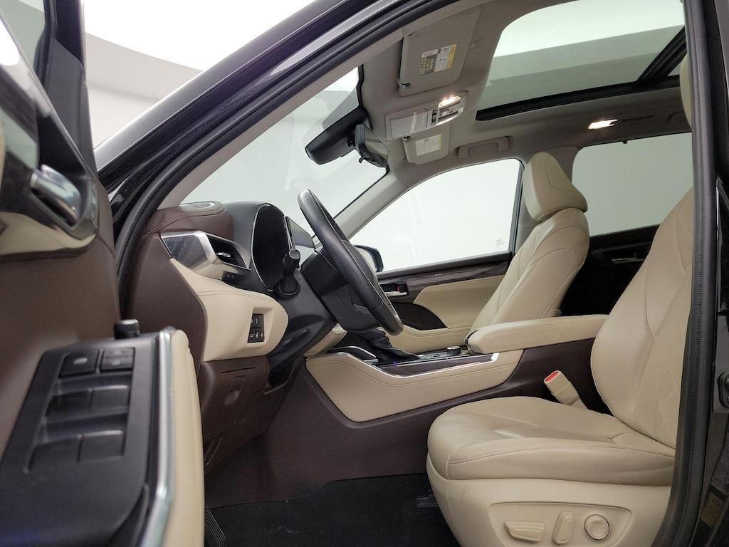 used 2022 Toyota Highlander car, priced at $45,998