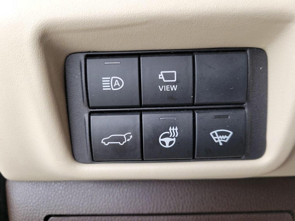 used 2022 Toyota Highlander car, priced at $45,998