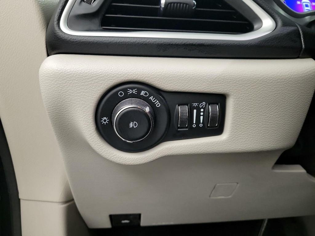 used 2023 Chrysler Pacifica car, priced at $26,998