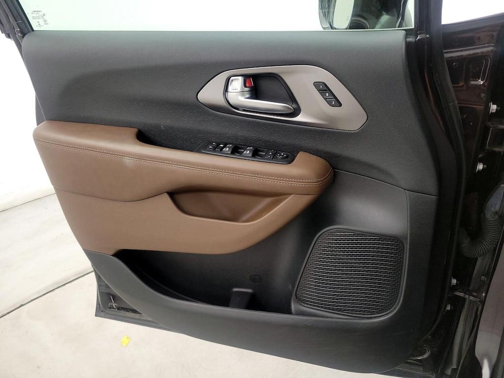 used 2019 Chrysler Pacifica car, priced at $28,998