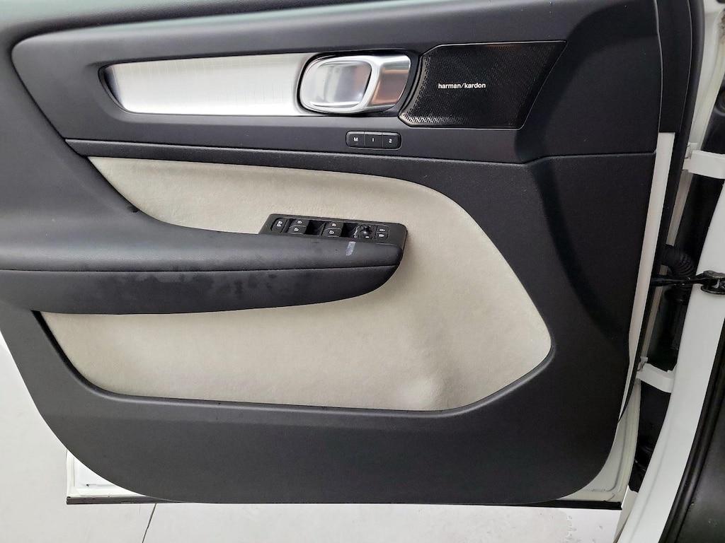used 2020 Volvo XC40 car, priced at $25,998