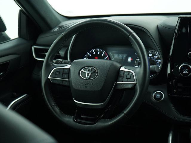used 2024 Toyota Highlander car, priced at $46,998