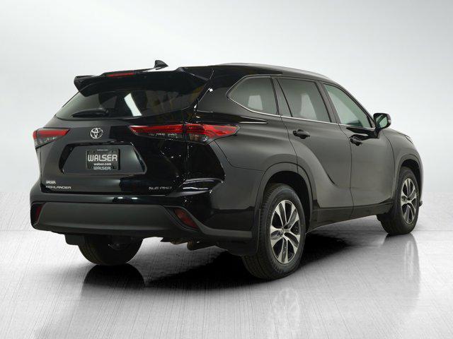 used 2022 Toyota Highlander car, priced at $34,699