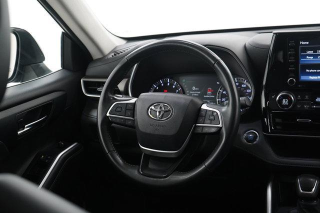 used 2022 Toyota Highlander car, priced at $34,699