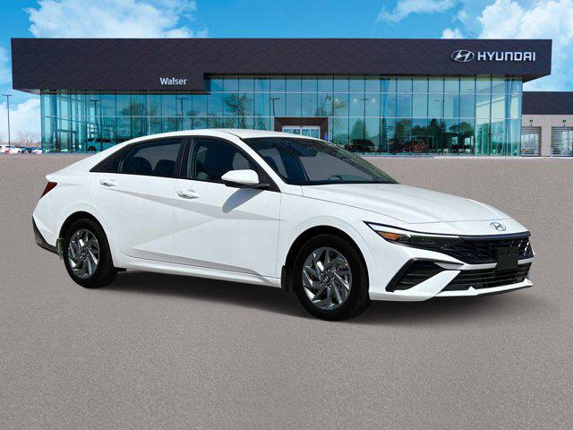 new 2025 Hyundai Elantra HEV car, priced at $27,549