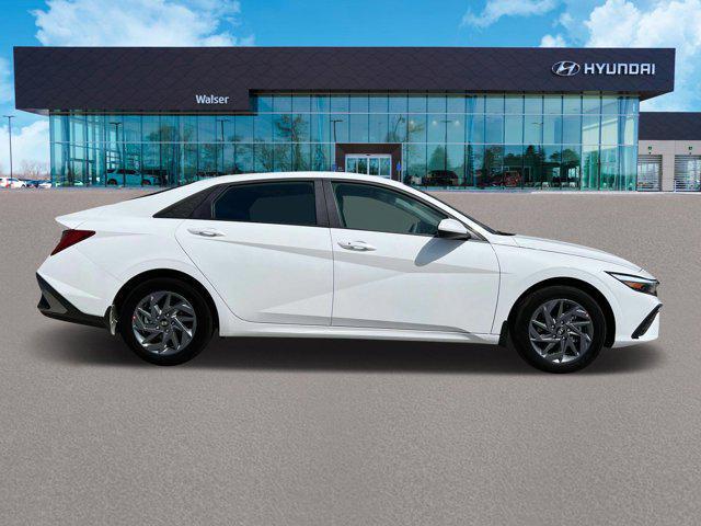 new 2025 Hyundai Elantra HEV car, priced at $27,549