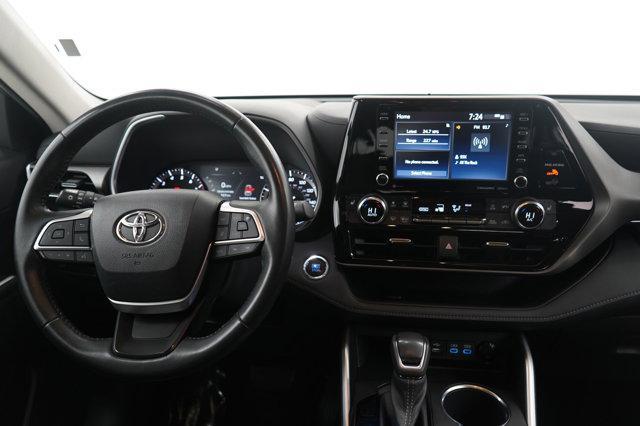 used 2022 Toyota Highlander car, priced at $34,699