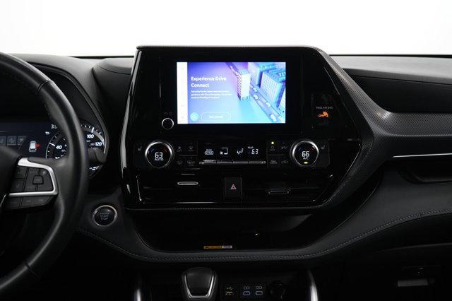 used 2024 Toyota Highlander car, priced at $43,998