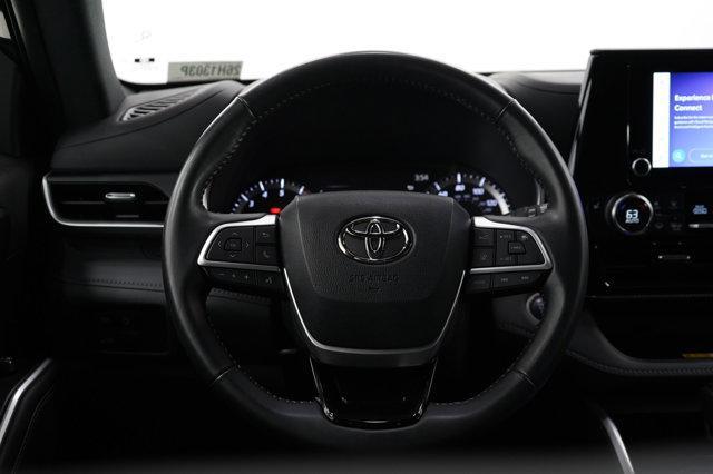 used 2024 Toyota Highlander car, priced at $43,998